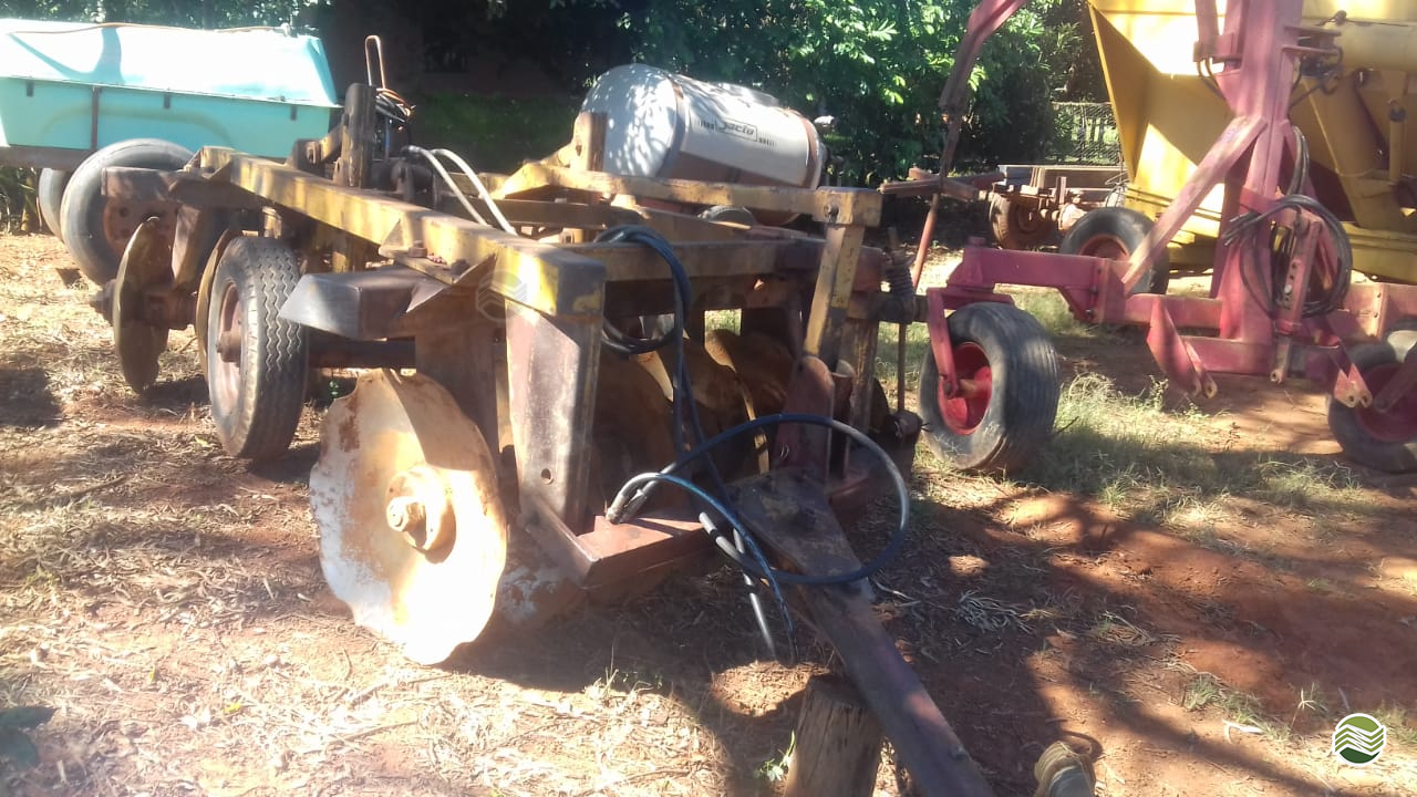 IMPLEMENTOS AGRICOLAS GRADE ARADORA ARADORA 12 DISCOS Marcão Tratores UBERABA MINAS GERAIS MG